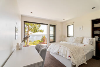 3389 Thompson Crescent